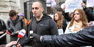 Előállították a Fidesz-székház elfoglalóinak két aktivistáját Előállították a Fidesz-székház elfoglalóinak két aktivistáját