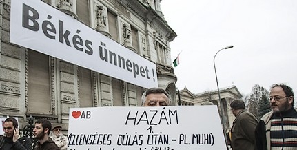Ezeknek a Húsvét valamiért nem számít: tüntetni mentek megint Ezeknek a Húsvét valamiért nem számít: tüntetni mentek megint