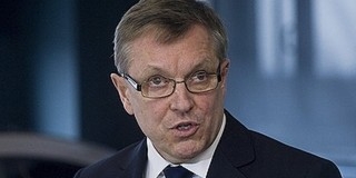 Matolcsy megszólal: stratégiai döntéseket hozhat a jegybank