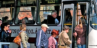Komlón még nagyobb gondok vannak a buszokkal, mint Pécsett, mondják komlói olvasóink