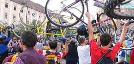 Ismét kritikus a tömeg Pécsett Ismét kritikus a tömeg Pécsett