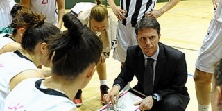 Hernández marad a PINKK Pécsi 424 edzője
