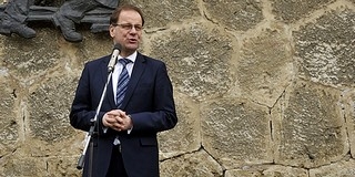 Navracsics: Európa politikai alapon vádolja Magyarországot