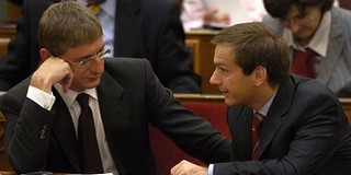 Választási bizottságot állított fel Bajnai, Gyurcsány és Mesterházy Választási bizottságot állított fel Bajnai, Gyurcsány és Mesterházy