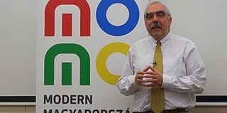 Bokros a pécsi fellépésen: Bokros a pécsi fellépésen: