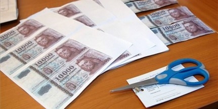 Több millió forintnyi hamis bankjegyet nyomtatott két nő Több millió forintnyi hamis bankjegyet nyomtatott két nő