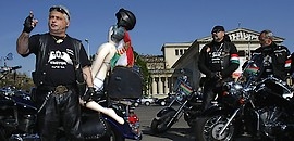 Goj motorosok a Népszava ellen Goj motorosok a Népszava ellen