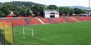 Felújították az újmecsekaljai stadion gyepszőnyegét