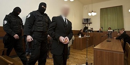 Rohácot az Aranykéz utcához vihették a rendőrök Rohácot az Aranykéz utcához vihették a rendőrök