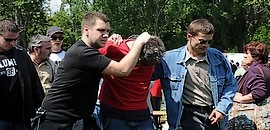 Géppisztolyosok az MSZP majálisán Géppisztolyosok az MSZP majálisán