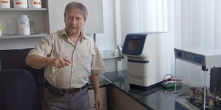 Kulcsár Gyula: A rákellenes italpor százszor erősebb, mint a tabletta, olyan hatékony, mint az infúzió Kulcsár Gyula: A rákellenes italpor százszor erősebb, mint a tabletta, olyan hatékony, mint az infúzió