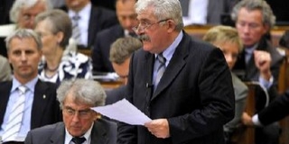 Fónagy 175-ször szólalt fel – 60 képviselő meg sem mukkant Fónagy 175-ször szólalt fel – 60 képviselő meg sem mukkant