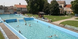 A hőség miatt tovább tart nyitva a Hullámfürdő