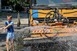 A BIOKOM is besegít, locsolókocsik ontják a vizet az utakra