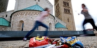 Betelt a pohár, elzavarják a Székesegyháznál randalírozókat a közteresek Betelt a pohár, elzavarják a Székesegyháznál randalírozókat a közteresek