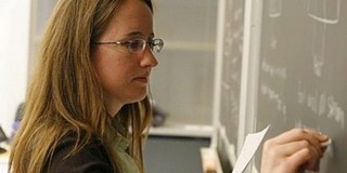 Rendkívüli parlamenti ülés lesz a tanárok béremeléséről Rendkívüli parlamenti ülés lesz a tanárok béremeléséről