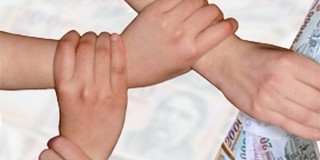 A körbetartozásokról értekeznek a pécsi kereskedelmi központban