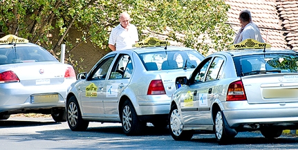 Rendelettel csökkentenék a pécsi taxisok számát - kétszer annyian vannak, mint a nyugati átlag