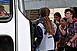 A buszpályaudvaron a rendőröknek már a biztonsági őrök is besegítenek A buszpályaudvaron a rendőröknek már a biztonsági őrök is besegítenek