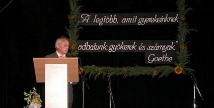 Kezdődik az új tanév, Hargitai János is köszönti a tanárokat Kezdődik az új tanév, Hargitai János is köszönti a tanárokat