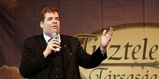 Schmuck szerint az MSZP engedett a zsarolásnak Schmuck szerint az MSZP engedett a zsarolásnak