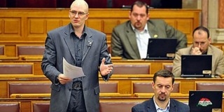 A Jobbik még jobban megadóztatná a bankokat A Jobbik még jobban megadóztatná a bankokat