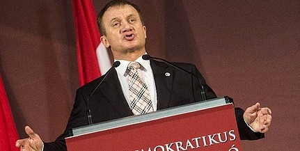 Pécsett tart fórumot Varju László, a DK pártigazgatója Pécsett tart fórumot Varju László, a DK pártigazgatója