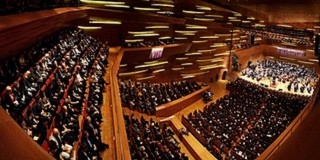 Ablak alatti szerenádot ad a Pannon Filharmonikusok Ablak alatti szerenádot ad a Pannon Filharmonikusok