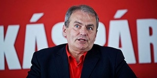 Új néven indul a választásokon Thürmer kommunista pártja Új néven indul a választásokon Thürmer kommunista pártja
