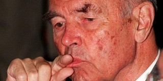 Sehol sem akarják eltemetni a nemrég elhunyt SS-tisztet Sehol sem akarják eltemetni a nemrég elhunyt SS-tisztet