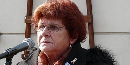 Wittner Mária avatja a forradalmi kopjafát Keszüben Wittner Mária avatja a forradalmi kopjafát Keszüben