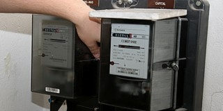 Védendő fogyasztók, védett szolgáltatók? Jönnek a prepaid automaták Védendő fogyasztók, védett szolgáltatók? Jönnek a prepaid automaták