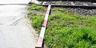 Károly letörte a sorompót, majd továbbállt Károly letörte a sorompót, majd továbbállt