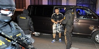 Hazahozták Svájcból a szökevény rablógyilkosokat