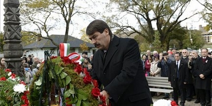 Áder Torontóban méltatta a forradalom ügyét Áder Torontóban méltatta a forradalom ügyét
