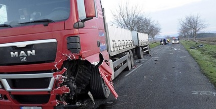 Életét vesztette egy teherautóval karambolozó motoros Újpetrénél Életét vesztette egy teherautóval karambolozó motoros Újpetrénél