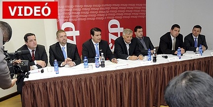 Tüntetők fogadták Pécsett az MSZP elnökét - Mesterházy a bizonytalan szavazókra apellál - VIDEÓ Tüntetők fogadták Pécsett az MSZP elnökét - Mesterházy a bizonytalan szavazókra apellál - VIDEÓ