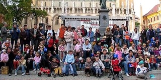 Mindenben támogatják egymást a Pécsi Székesegyház Nagycsaládos Egyesületének tagjai Mindenben támogatják egymást a Pécsi Székesegyház Nagycsaládos Egyesületének tagjai