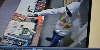 Csütörtök este a Lahti utcában raboltak ki egy trafikot - FOTÓVAL