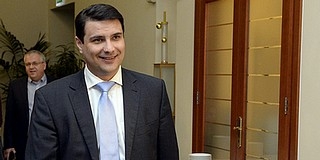 Összenő ami összetartozik: felhatalmazták Mesterházyt a tárgyalásra