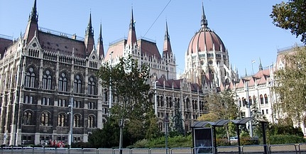 Bombákat találtak a Parlament épülete mellett Bombákat találtak a Parlament épülete mellett