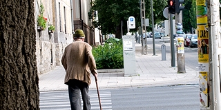 Zebrák: a járókelők szerint nem lehet átérni, a szakértők szerint igen Zebrák: a járókelők szerint nem lehet átérni, a szakértők szerint igen