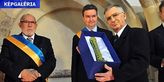 Néhai dr. Meskó Sarolta tüdőgyógyász főorvos posztumusz Tüke-díjas lett - KÉPGALÉRIÁVAL Néhai dr. Meskó Sarolta tüdőgyógyász főorvos posztumusz Tüke-díjas lett - KÉPGALÉRIÁVAL