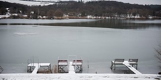 Az orfűi nagy tó részben befagyott, de nem lehet rámenni még Az orfűi nagy tó részben befagyott, de nem lehet rámenni még