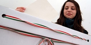 Pécsett még nem is vették nyilvántartásba a parlamenti képviselőjelölteket - Máshol igen Pécsett még nem is vették nyilvántartásba a parlamenti képviselőjelölteket - Máshol igen