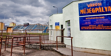 Már se új pécsi stadionra, se sportcsarnokra, se koripályára nincs ígéret Már se új pécsi stadionra, se sportcsarnokra, se koripályára nincs ígéret