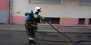 Lakástűz volt a belvárosban, a Perczel utcában - FOTÓK Lakástűz volt a belvárosban, a Perczel utcában - FOTÓK