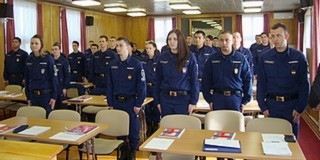Tizennégy rendőr érkezett erősítésnek Pécsre Tizennégy rendőr érkezett erősítésnek Pécsre