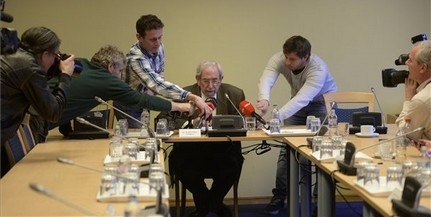 Mesterházyt is faggatná a mentelmi bizottság Simon-ügyben Mesterházyt is faggatná a mentelmi bizottság Simon-ügyben
