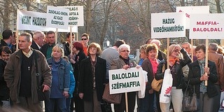 Gyurcsány Ferenc a Nevelési Központban tüzelte pécsi híveit - NÉZZE MEG VIDEÓNKON! Gyurcsány Ferenc a Nevelési Központban tüzelte pécsi híveit - NÉZZE MEG VIDEÓNKON!